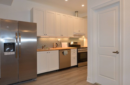 Vaughan House | Great Toronto House Whole Floor Separate Entrance Private Suite Free Parking