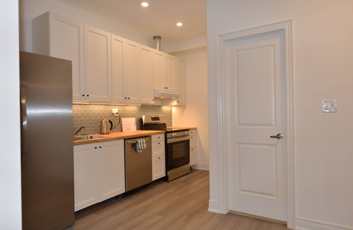 Vaughan House | Great Toronto House Whole Floor Separate Entrance Private Suite Free Parking