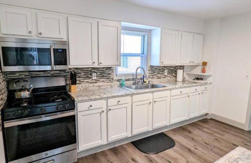 Stockade Historic District Apartment | Great Value in 253 Park Place