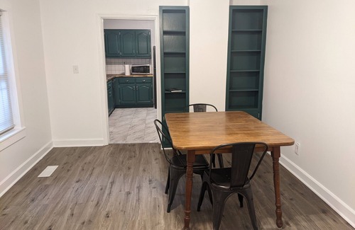Rossville House | Green and White Chattanooga Cottage-near interstates and free parking