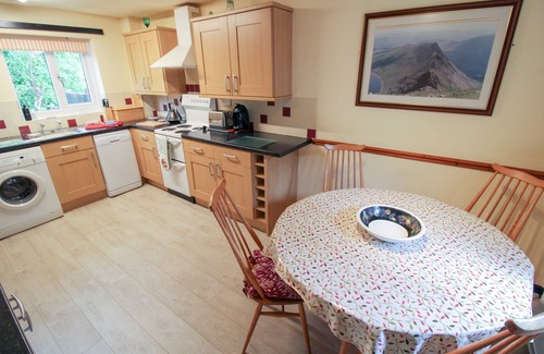 Coniston Cottage | Green Beck Cottage Coniston - a cottage that sleeps 5 guests in 3 bedrooms