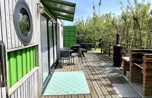 Brightlingsea House | Green CargoPod at Lee Wick Farm Cottages & Glamping