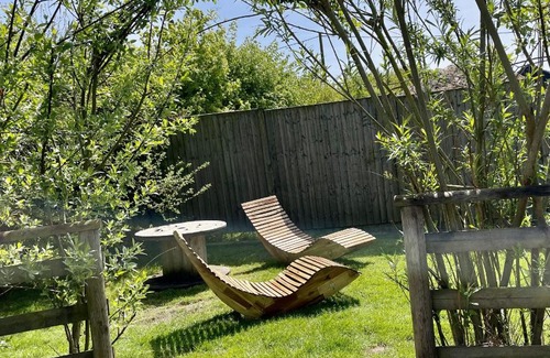 Brightlingsea House | Green CargoPod at Lee Wick Farm Cottages & Glamping