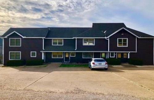 Holiday Island House | Green Meadow #1 Close to Lake Access, Marina, Golf