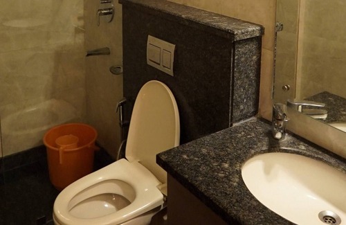Green Park Apartment | Green Park Service Apartment 3bhk with Ac and Wifi