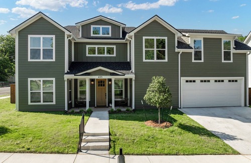 Waco House | Green Retreat on Proctor - 3.5 Bathrooms