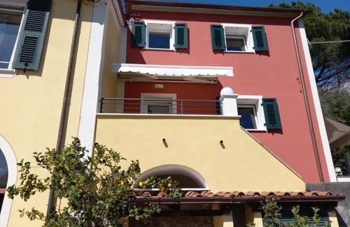 La Foce House | GREEN SEA RELAX - in the hills of the city and in the vicinity of the 5 Terre