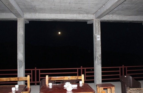 Sirala House | Green Zone Homestay | 4BD House | Cook & Garden