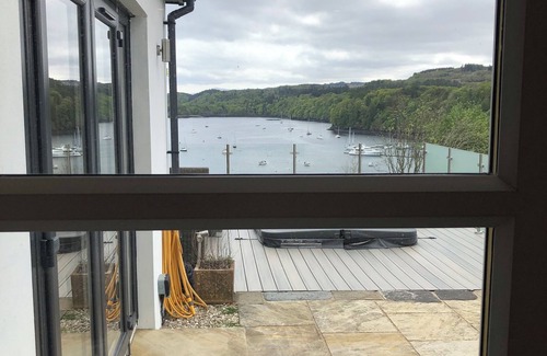 Tobermory House | Greenbank - stunning bay view property with hot tub and sauna!