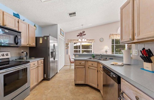 Lindfields House | Greenbelt Home w/Private Pool | Ground Floor King Master | Dog-Friendly | Sleeps 8