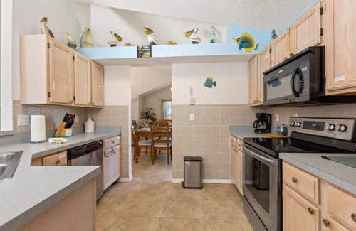 Lindfields House | Greenbelt Home w/Private Pool | Ground Floor King Master | Dog-Friendly | Sleeps 8