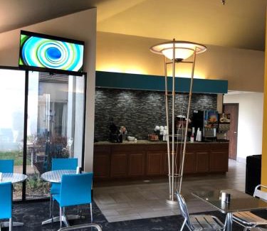 Turners Hotel | Greenstay Inn & Suites Court View