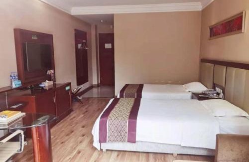 Hong'an County Hotel | GreenTree Inn Hubei Huanggang Hong An Wal-Mart Plaza Business Hotel