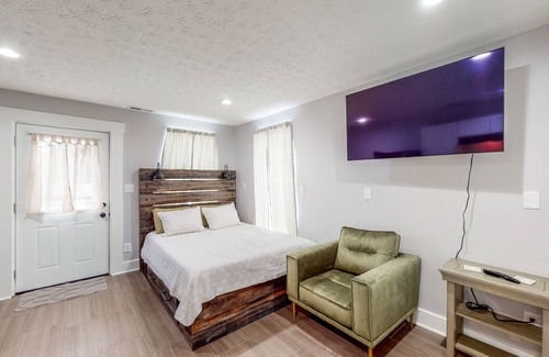 Greenwood Apartment | Greenwood Getaway Apartment - Recently Remodeled