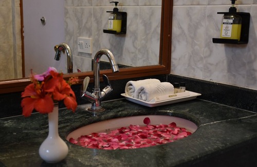 Khajuraho Hotel | Greenwood Hotel