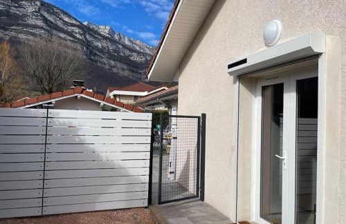 Varces-Allieres-et-Risset Apartment | GRENOBLE SUD VARCES Suite privatisée au pied des Montagnes