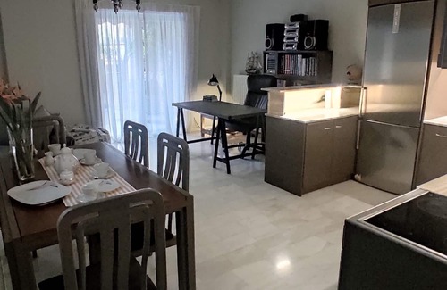 Patras Apartment | Grey Stones & Balcony:n2-bedroom apartment in lovely Patra with WiFi, AC