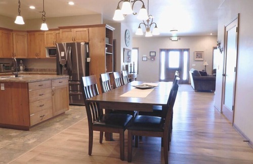Heyburn House | Greystone Crossing Suite #11