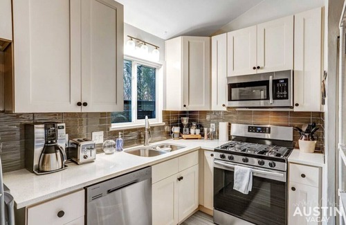 North University Apartment | Griffith St #5 xxxxx