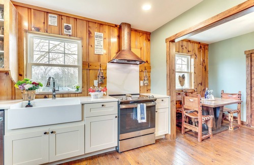 New Market Cottage | Grill & Fire Pit: New Market Getaway on 3-Acres!