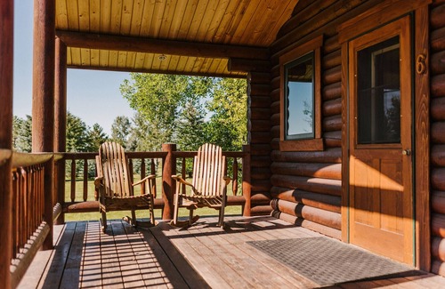 Bozeman Cabin | Grizzly Bear Cabin #7 at Gallatin Canyon Cabins