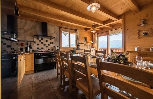 Villarembert Ski Chalet | Große Wohnung mit Jacuzzi im Chalet