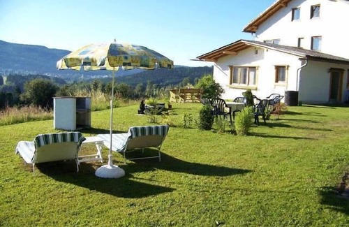 Flanitz Apartment | Große helle 2-Zimmer-Wohnung für 2 Personen mit 42qm