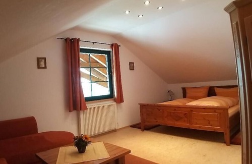 Sankt Englmar Apartment | Großes, gemütliches Ferienhaus (150 m2) mit Sauna und kostenfreiem WLAN