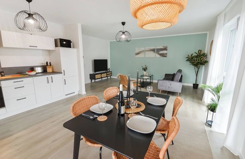 Brackwede Apartment | Großzügig & Individuell - Balkon Wifi TV