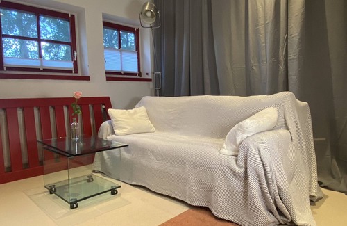 Rastede Apartment | Großzügige Ebenerdige Ferienwohnung, Ruhig Gelegen