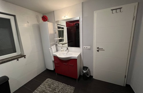 Oberwarngau Apartment | Großzügige Ferienwohnung im Oberland
