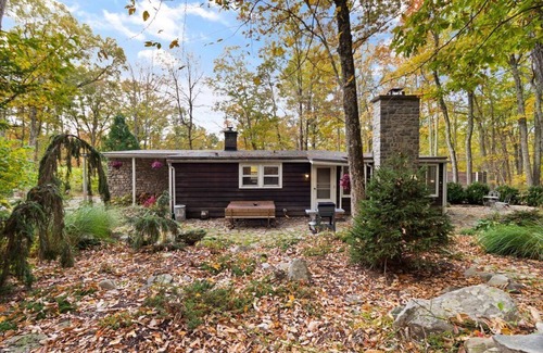 Skytop Cabin | Grotto Grove A Private Poconos Cabin -Secluded Retreat w/Firepit & Trail Access