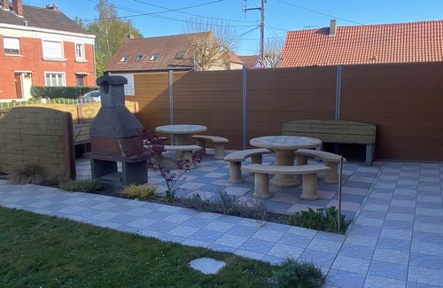 Saint-Amand-les-Eaux Apartment | Ground-floor studio 2.5kms from town center, shops and casino.