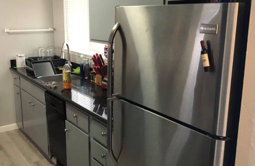 Belmont Apartment | Ground floor 2-bedroom apartment with a private yard in the Belmont Hills.