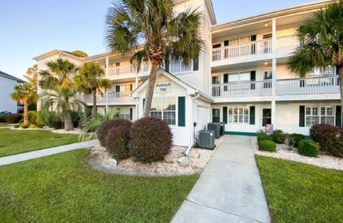 Colonial Charters Condo | Ground Floor 2 BR 2 BA Condo - 10 min. to Beach & N. Myrtle Beach Sports Park
