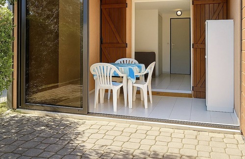 Plage d'Argeles Apartment | Ground Floor Apartment: Pool Close to Beach