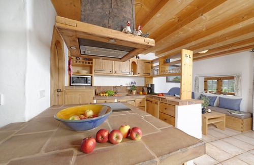Meisham Apartment | Ground floor apartment with terrace near Lake Chiemsee