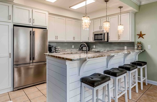 Dauphin Island Condo | Ground-floor condo next to on-site pool with private patio & beach access
