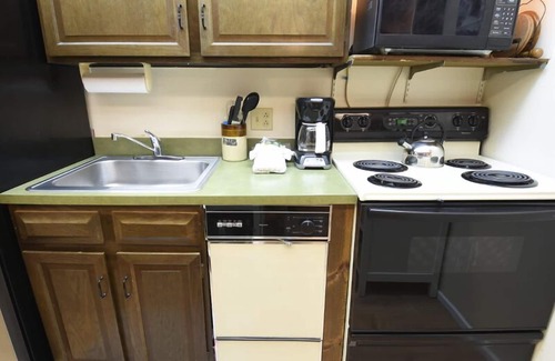 Winter Park Condo | Ground floor condo with free Wi-Fi, flat screen TV and next to the Fraser River