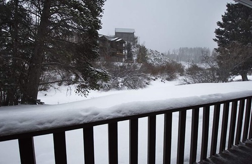 Winter Park Condo | Ground floor condo with free Wi-Fi, flat screen TV and next to the Fraser River