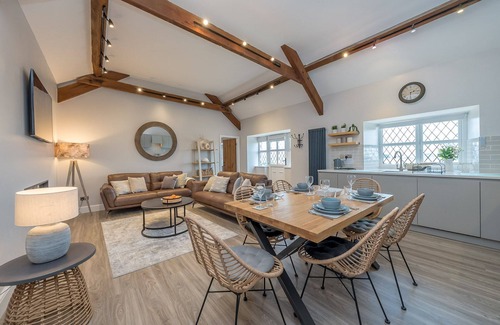 Mynytho Apartment | Ground floor cottage prime Abersoch seaside location | Stabal-Soch