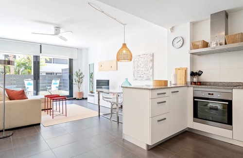 Roques Daurades Apartment | Ground floor with private garden 1min beach