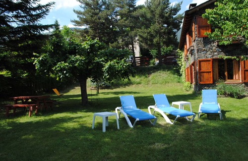 Toses House | Ground floor of an isolated rustic house with garden
