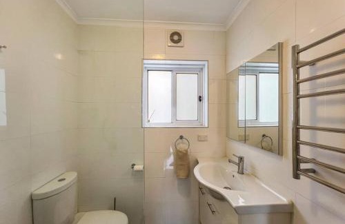 Elsternwick Apartment | Ground floor one bedroom apartment in Elsternwick