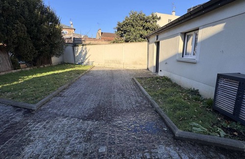 Maisons-Alfort House | Ground floor studio, terrace, parking near Paris
