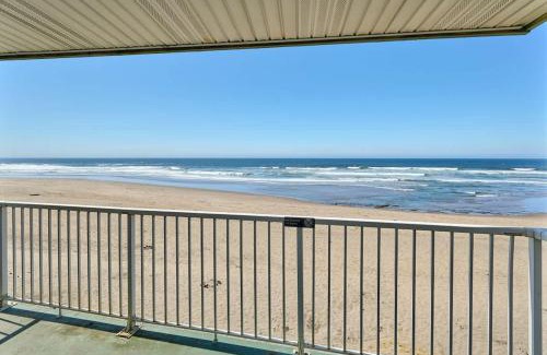 Lincoln City House | Ground Floor Studio - Easy Beach Access - Pool and Hot Tub