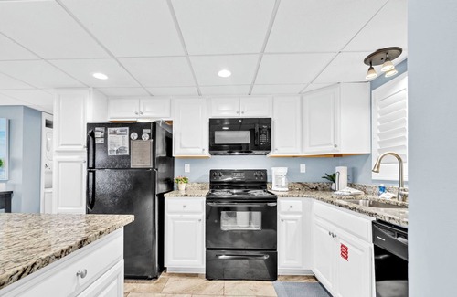 Biltmore Beach Condo | ☀️Ground Floor-Gulf Front-Heated Beachfront Pool-Tennis-2BR Watercrest 103☀️