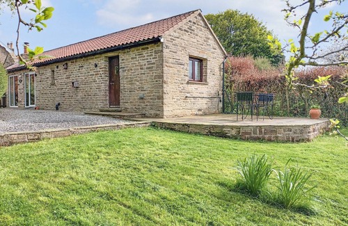 Broxa Cottage | Ground floor deluxe accommodation perfect for couples.