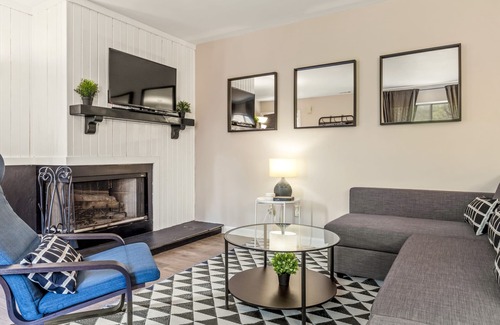 Chapel Hill Apartment | Ground Level UNC 2BR 2BA w/Pool - Pet Friendly