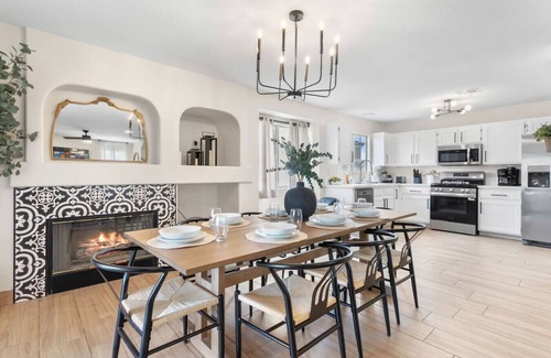 North Las Vegas House | Group 5 BD Home w/Pool and more